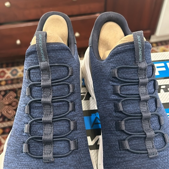 Men’s 10.5 Sketchers Athletic Slip On Sneaker. Worn just a few times - Picture 5 of 6